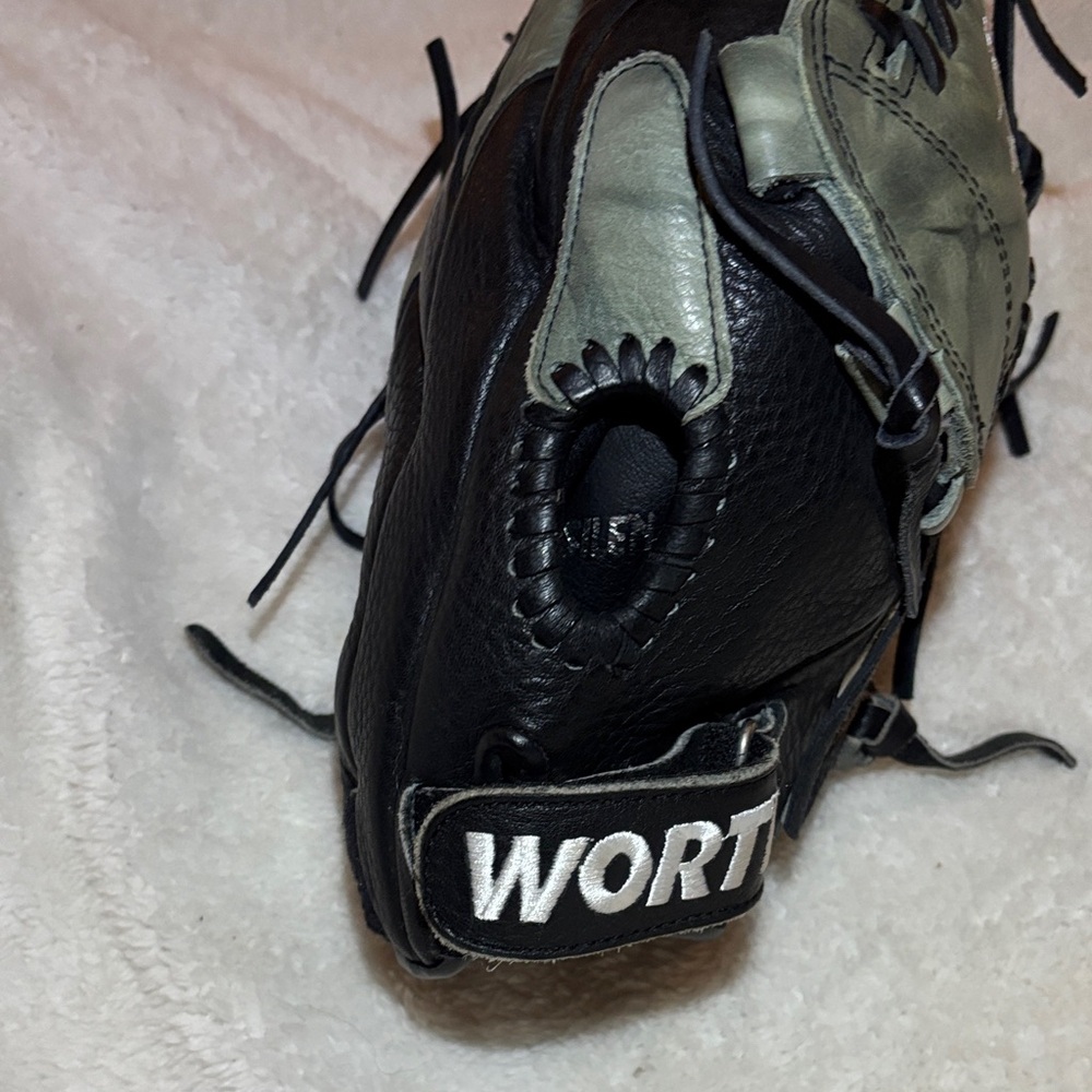 Worth Model M140 Black and Green/Gray Softball Glove - Picture 4 of 7